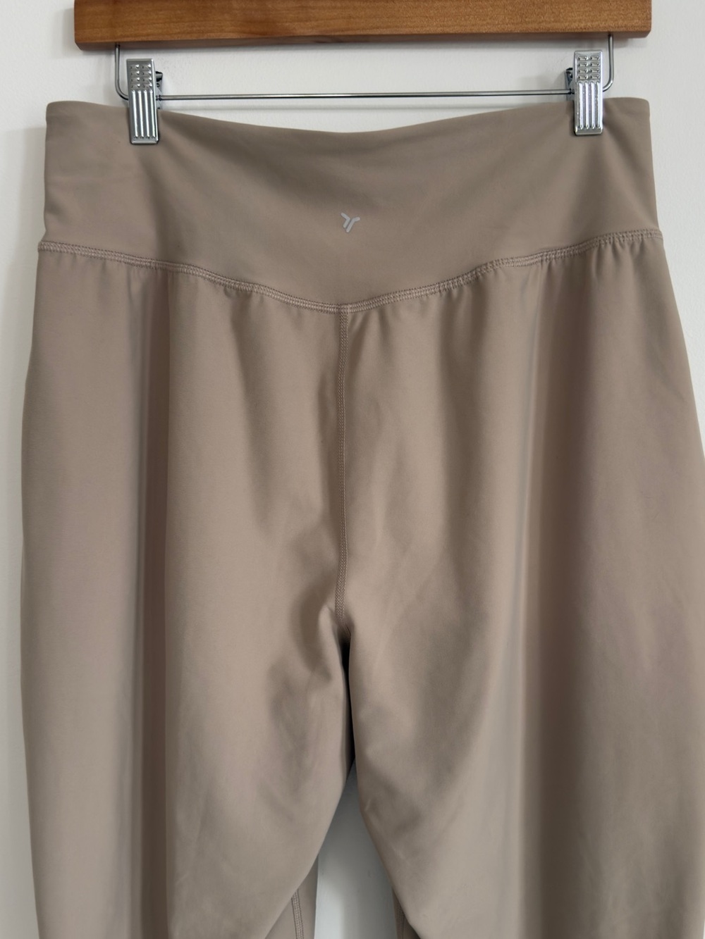 Old Navy High-Waisted PowerSoft Pocket Joggers Beige Large Like New - Picture 4 of 11